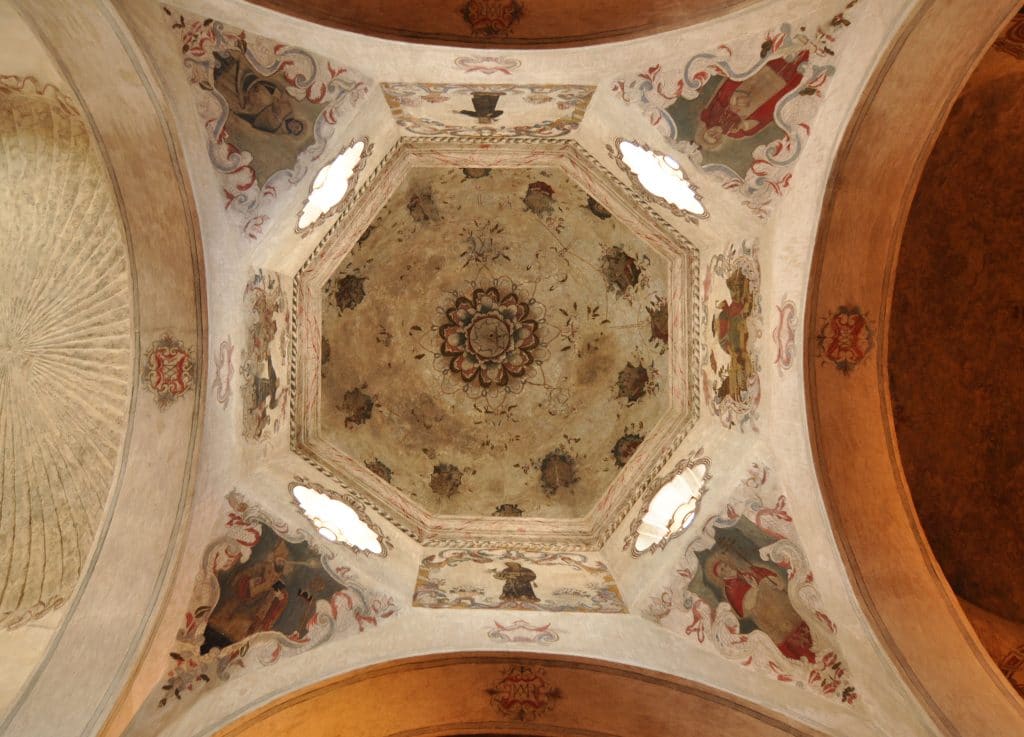 Why Mission San Xavier Del Bac Is A Must-See Tucson Destination 11 mission san xavier del bac dome ceiling