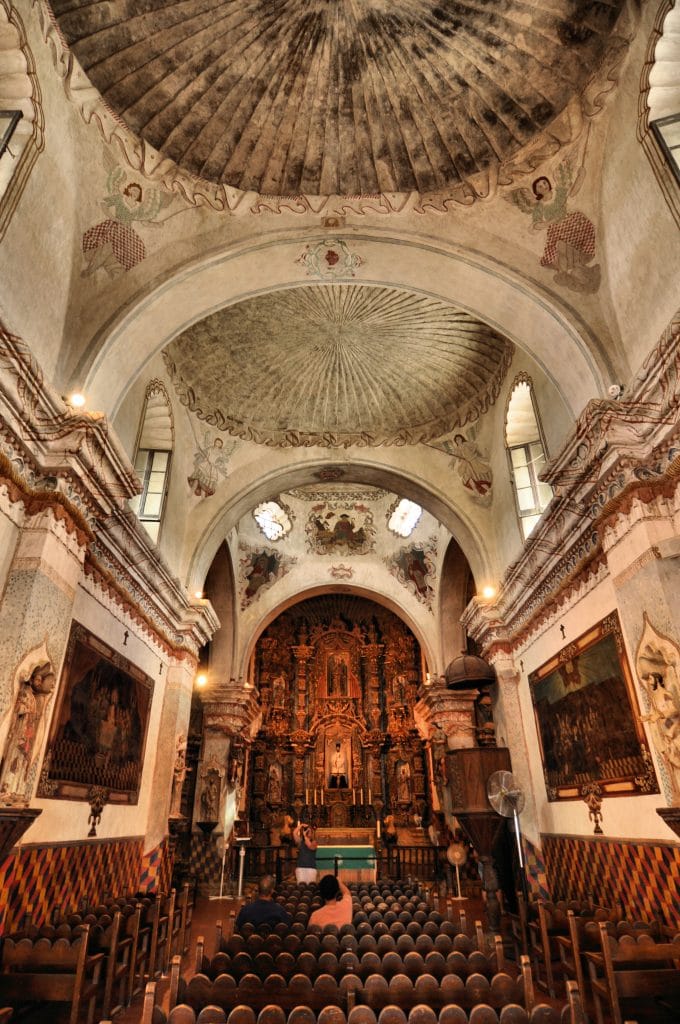 Why Mission San Xavier Del Bac Is A Must-See Tucson Destination 10 mission san xavier del bac inside 1