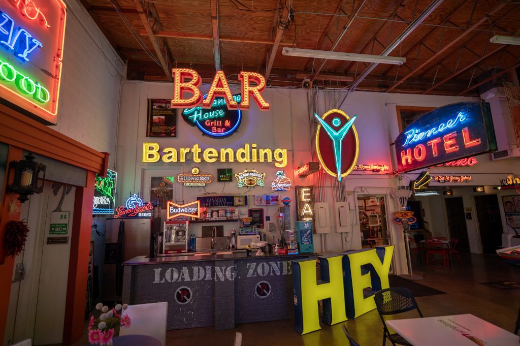 bar